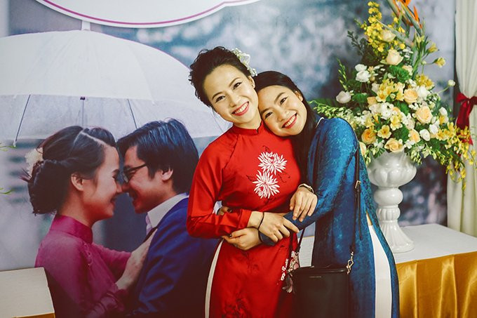 Cô dâu Hà Nội xinh đẹp mặc 'báu vật' đặc biệt được truyền mẹ