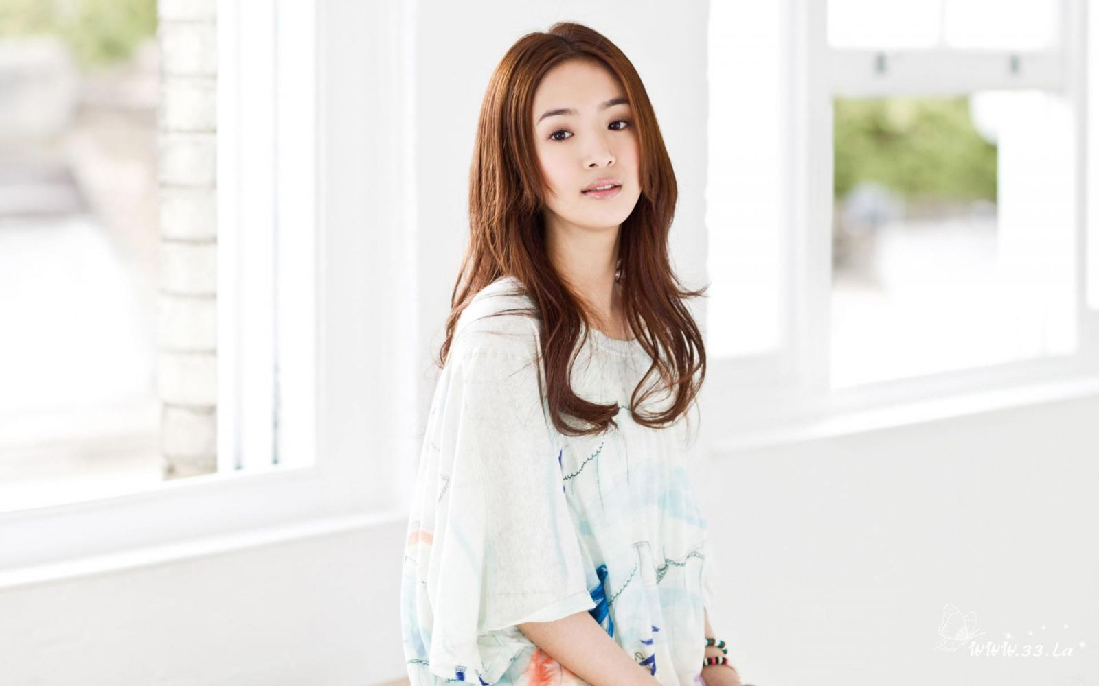 Cao dưới 1m60, các sao nữ này vẫn khiến thế giới 'ngước nhìn'