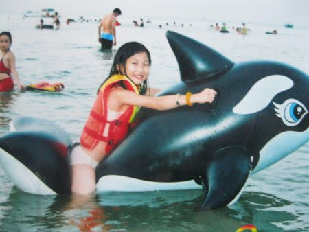 Thử tài đoán tên sao Việt qua loạt ảnh thời 'cởi truồng tắm mưa'