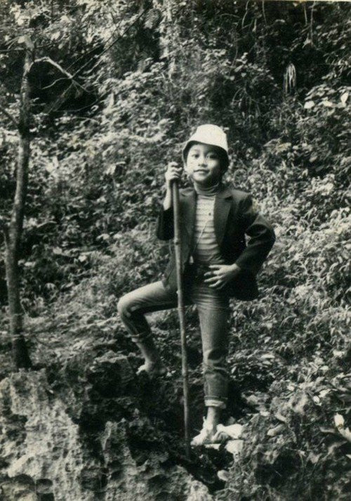 Thử tài đoán tên sao Việt qua loạt ảnh thời 'cởi truồng tắm mưa'