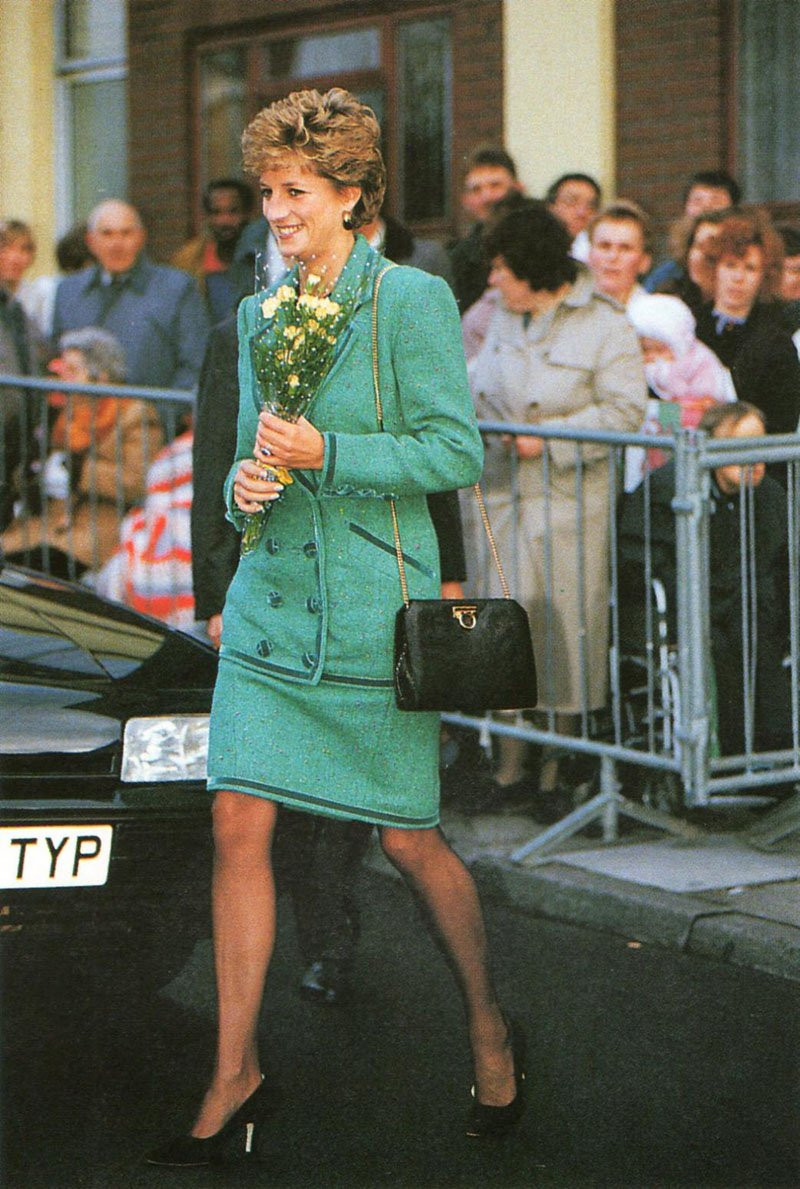 4 biểu tượng thời trang thế giới và những kiểu trang phục mẫu hình mọi thời đại