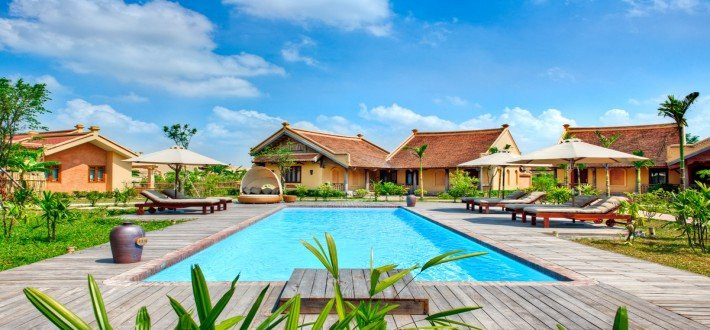 V- resort có hệ thống bể bơi ngoài trời thiết kế hiện đại