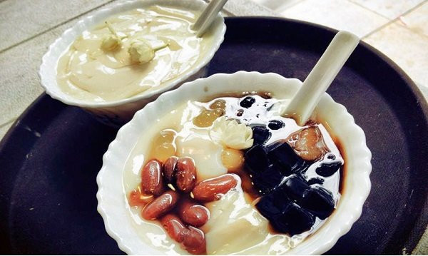 Tào phớ là món ăn vặt giải nhiệt quen thuộc ngày hè