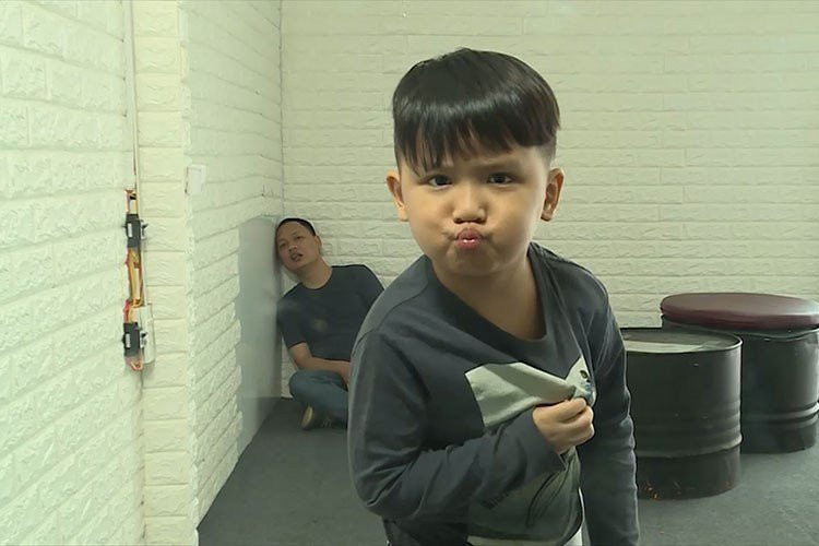 Dân mạng bị 'đốn tim' bởi chàng trai 5 tuổi của 'Bố ơi mình đi đâu thế'