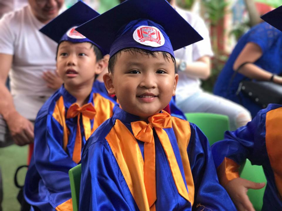 Dân mạng bị 'đốn tim' bởi chàng trai 5 tuổi của 'Bố ơi mình đi đâu thế'