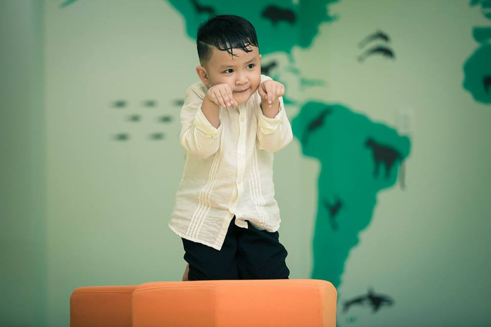 Dân mạng bị 'đốn tim' bởi chàng trai 5 tuổi của 'Bố ơi mình đi đâu thế'