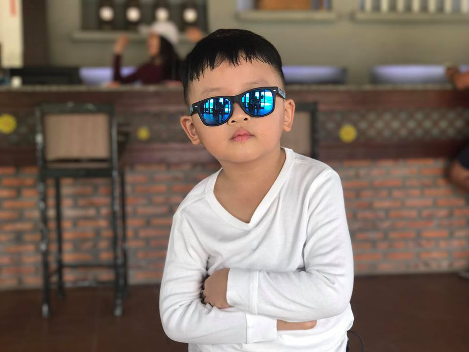 Dân mạng bị 'đốn tim' bởi chàng trai 5 tuổi của 'Bố ơi mình đi đâu thế'