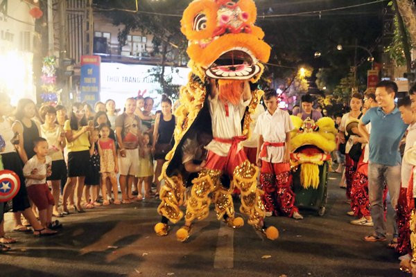 Sau khi chơi Trung thu, bạn có thể tìm đến những quán ngon quanh phố Hàng Mã