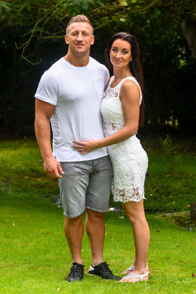 Phép màu kỳ diệu với người mẹ trẻ bị chồng bỏ rơi khi bại liệt