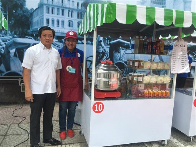 Chính thức khai trương phố hàng rong đầu tiên tại quận 1, TPHCM