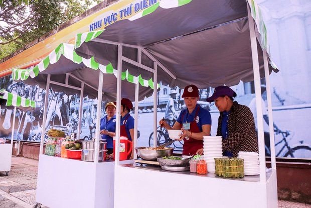 Chính thức khai trương phố hàng rong đầu tiên tại quận 1, TPHCM