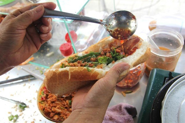 Chính thức khai trương phố hàng rong đầu tiên tại quận 1, TPHCM