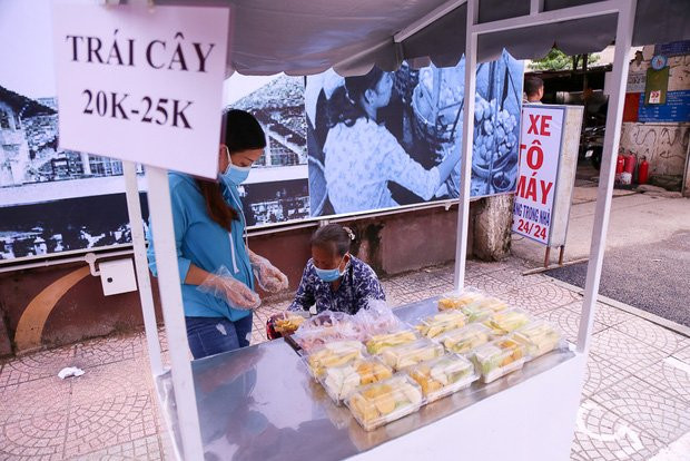 Chính thức khai trương phố hàng rong đầu tiên tại quận 1, TPHCM