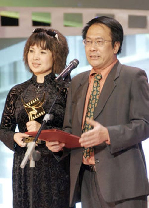 Sao Việt làm mẹ khi chưa được 20 tuổi: Người tìm được bến đỗ yên bình, kẻ vẫn khuê phòng lẻ loi