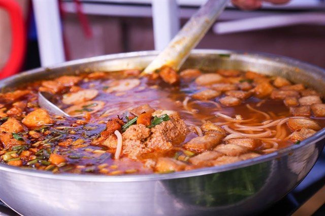 Chính thức khai trương phố hàng rong đầu tiên tại quận 1, TPHCM