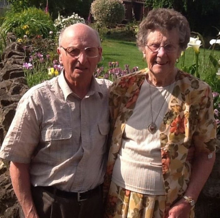 Cụ ông trở thành 'người chồng tuyệt vời nhất Instagram' bởi loạt ảnh 'vợ là nhất'