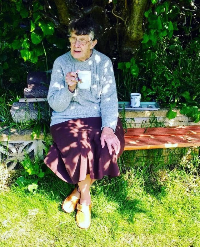 Cụ ông trở thành 'người chồng tuyệt vời nhất Instagram' bởi loạt ảnh 'vợ là nhất'