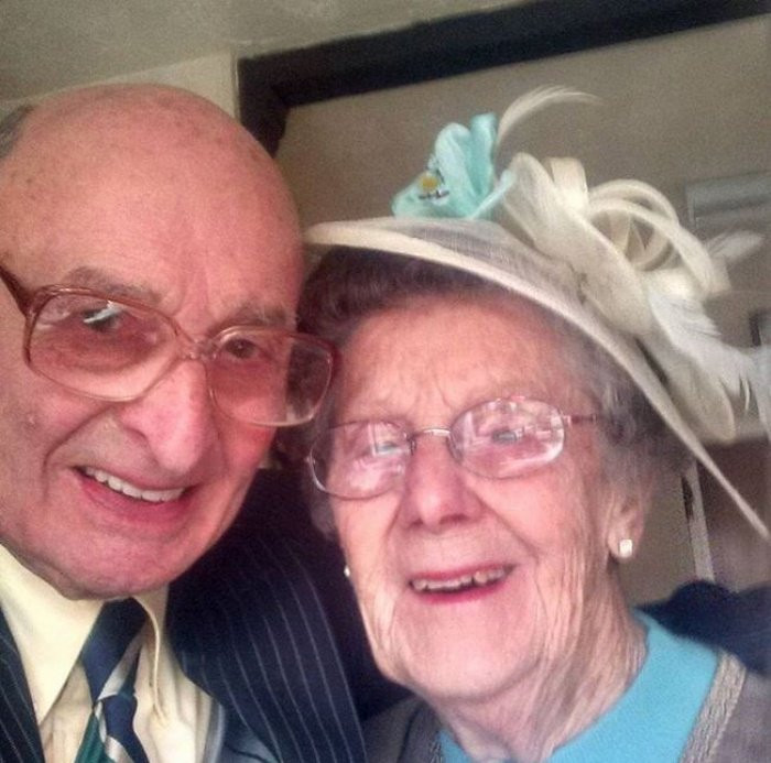 Cụ ông trở thành 'người chồng tuyệt vời nhất Instagram' bởi loạt ảnh 'vợ là nhất'