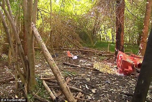 Kiểm tra điện thoại, vợ chết lặng phát hiện những bức hình tố cáo tội ác chồng