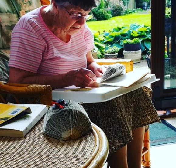 Cụ ông trở thành 'người chồng tuyệt vời nhất Instagram' bởi loạt ảnh 'vợ là nhất'