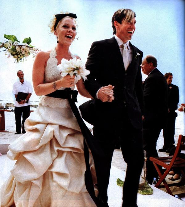 Pink - bà mẹ yêu thương con đến tận cùng