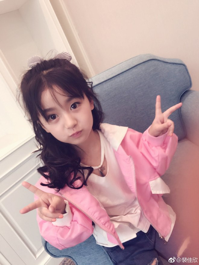 Tan chảy trước vẻ đẹp như thiên thần của 'tiểu mỹ nhân' Trung Hoa