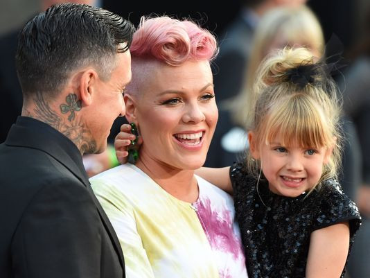 Pink - bà mẹ yêu thương con đến tận cùng