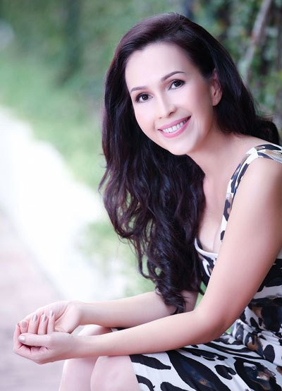 Ngưỡng mộ hạnh phúc viên mãn của 'Người đàn bà không tuổi' Diễm My