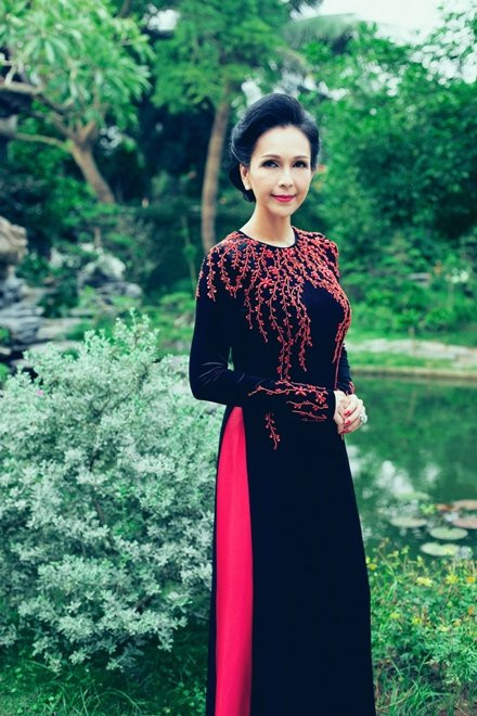 Ngưỡng mộ hạnh phúc viên mãn của 'Người đàn bà không tuổi' Diễm My