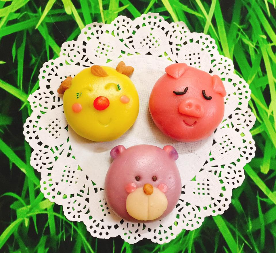 Mẹ bỉm sữa hào hứng khoe bánh trung thu nhà làm 'chất phát ngất'