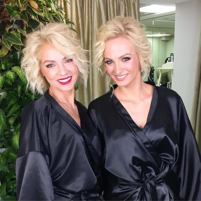 Bối rối trước loạt ảnh mẹ và con gái nhìn như chị em sinh đôi