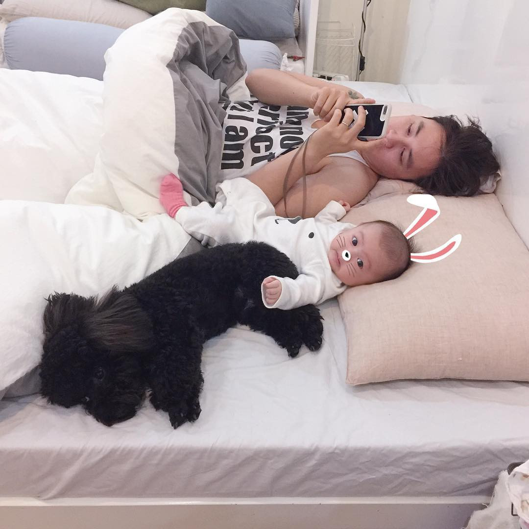 3 gia đình trẻ 'cả nhà đều đẹp' nổi tiếng trên mạng xã hội