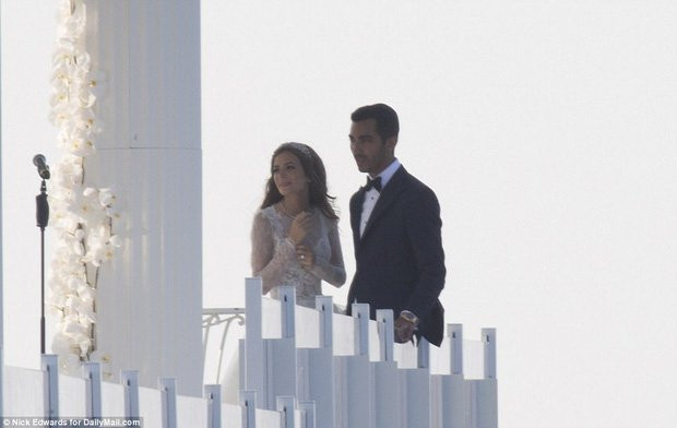 Đám cưới tiểu thư nhà tỷ phú: Chi hơn 500 tỷ đồng, thuê máy bay trực thăng đón khách