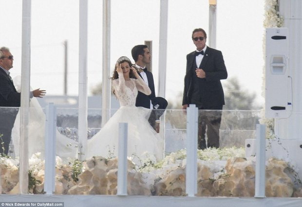 Đám cưới tiểu thư nhà tỷ phú: Chi hơn 500 tỷ đồng, thuê máy bay trực thăng đón khách