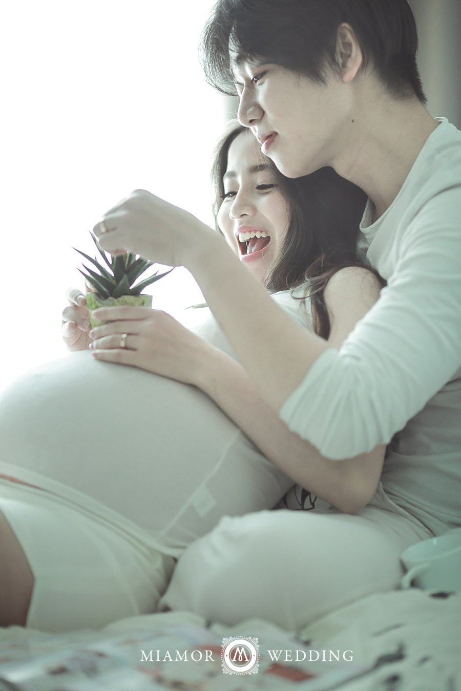 3 gia đình trẻ 'cả nhà đều đẹp' nổi tiếng trên mạng xã hội