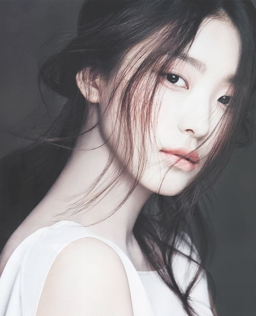 Gửi người phụ nữ dại dột: Đừng yêu kẻ khác hơn chính mình