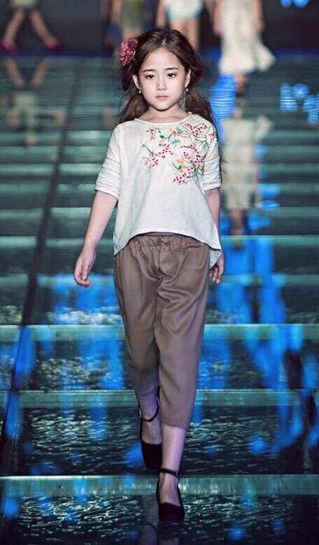 Vượt qua 50 mẫu nhí thế giới, cô bé 6 tuổi Hải Phòng đoạt giải 'Công chúa thời trang' tại Thái Lan