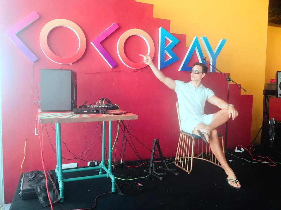 Đàm Vĩnh Hưng tất bật chạy show, Hồ Ngọc Hà nghỉ dưỡng cùng Kim Lý dịp nghỉ lễ