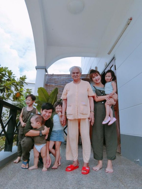 Đàm Vĩnh Hưng tất bật chạy show, Hồ Ngọc Hà nghỉ dưỡng cùng Kim Lý dịp nghỉ lễ