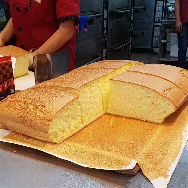 Nếm thử 4 món ăn vặt mới đang sốt xình xịch trên mạng xã hội