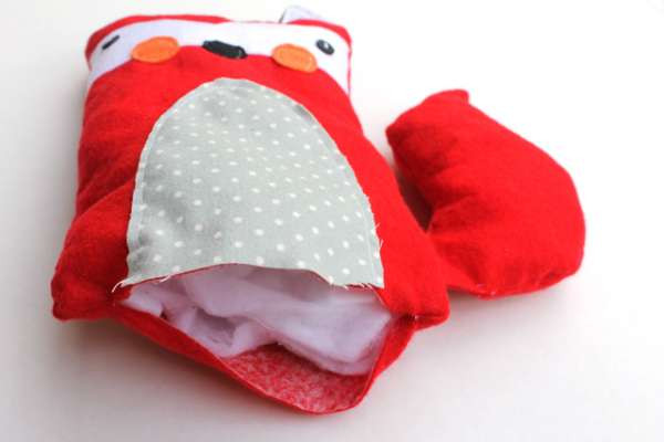 Mẹ khéo tay làm gối ôm hình cáo đỏ siêu đáng yêu tặng bé