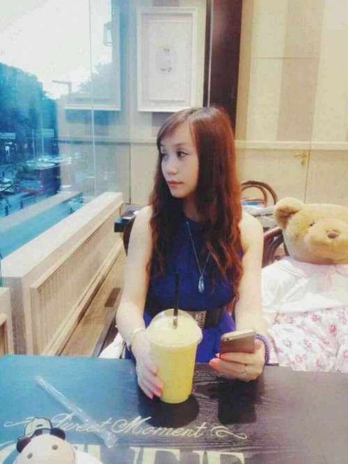 Ngỡ ngàng với gia đình 3 thế hệ trẻ trung, sành điệu từ bố cho đến mẹ và bà ngoại