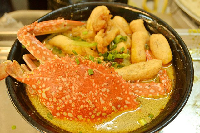 Vòng quanh Hà Nội thưởng thức những quán bánh canh ghẹ ngon đến nức lòng