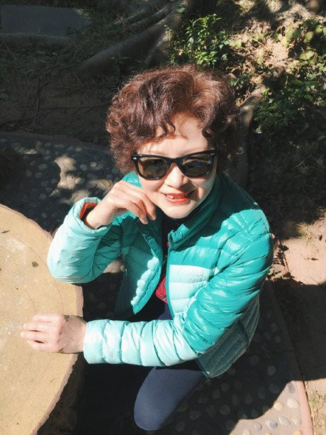 Ngỡ ngàng với gia đình 3 thế hệ trẻ trung, sành điệu từ bố cho đến mẹ và bà ngoại