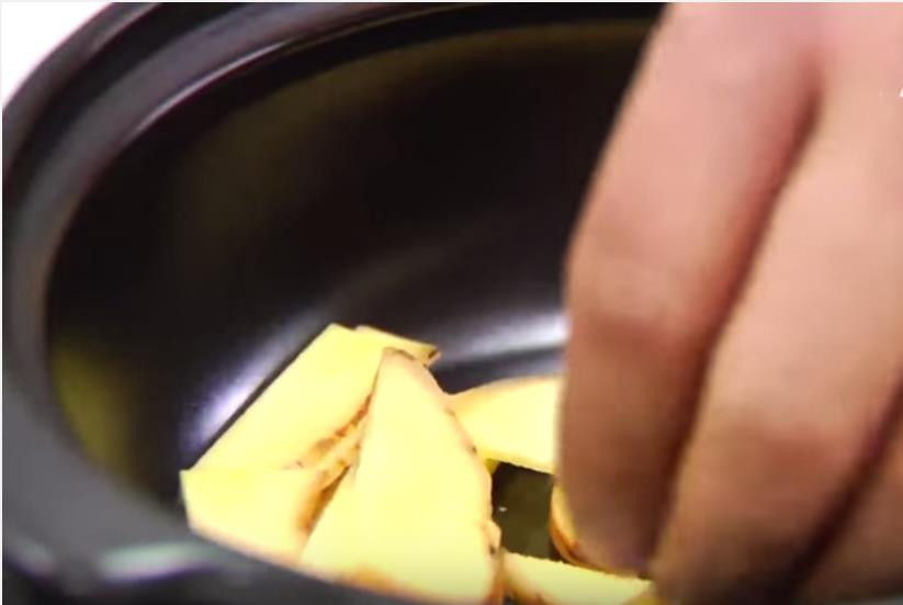 Cách làm cá trắm kho riềng 'chuẩn vị mẹ nấu' đậm đà khó quên