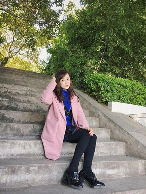 Ngỡ ngàng với gia đình 3 thế hệ trẻ trung, sành điệu từ bố cho đến mẹ và bà ngoại