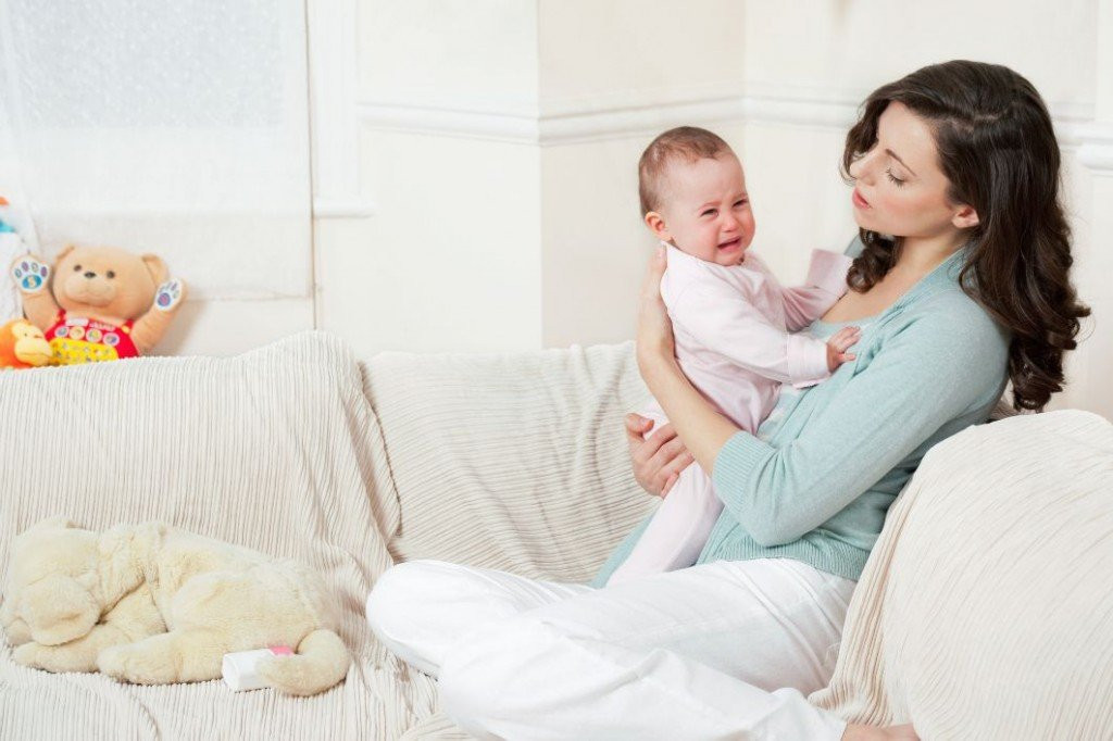 Chuyên gia giáo dục: 'Mặc kệ con khóc để rèn tính tự lập là sai lầm'