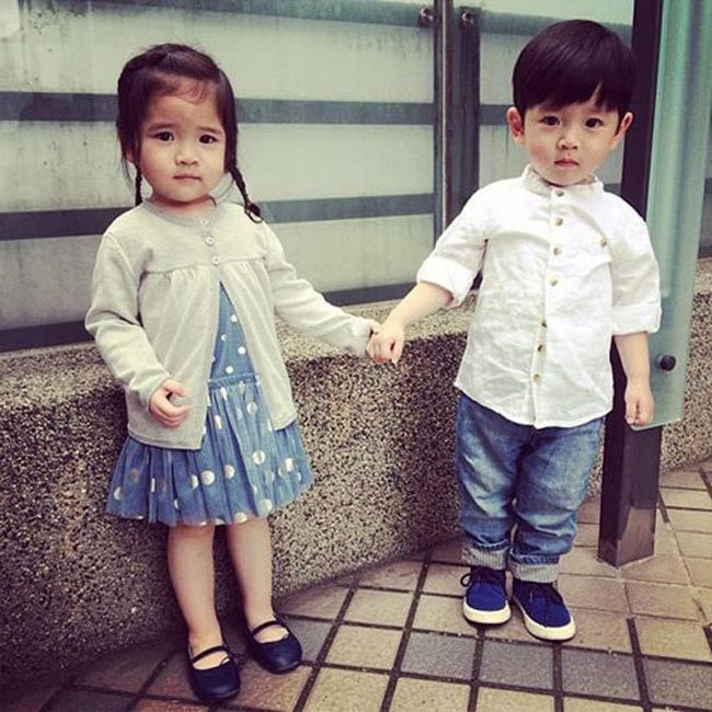 Bất ngờ trước tiết lộ của người mẹ về cách dạy con trai 4 tuổi chơi với... bạn gái