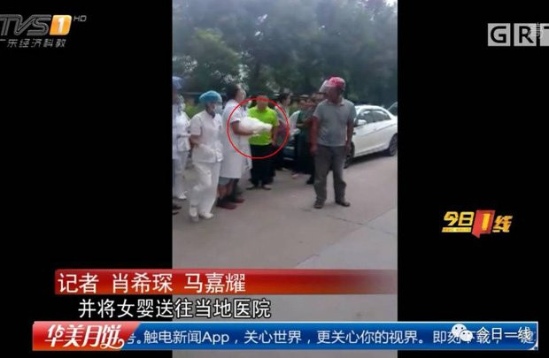 Phẫn nộ bà ngoại và bà nội vứt cháu gái sinh non vào thùng rác cho 'rảnh nợ'