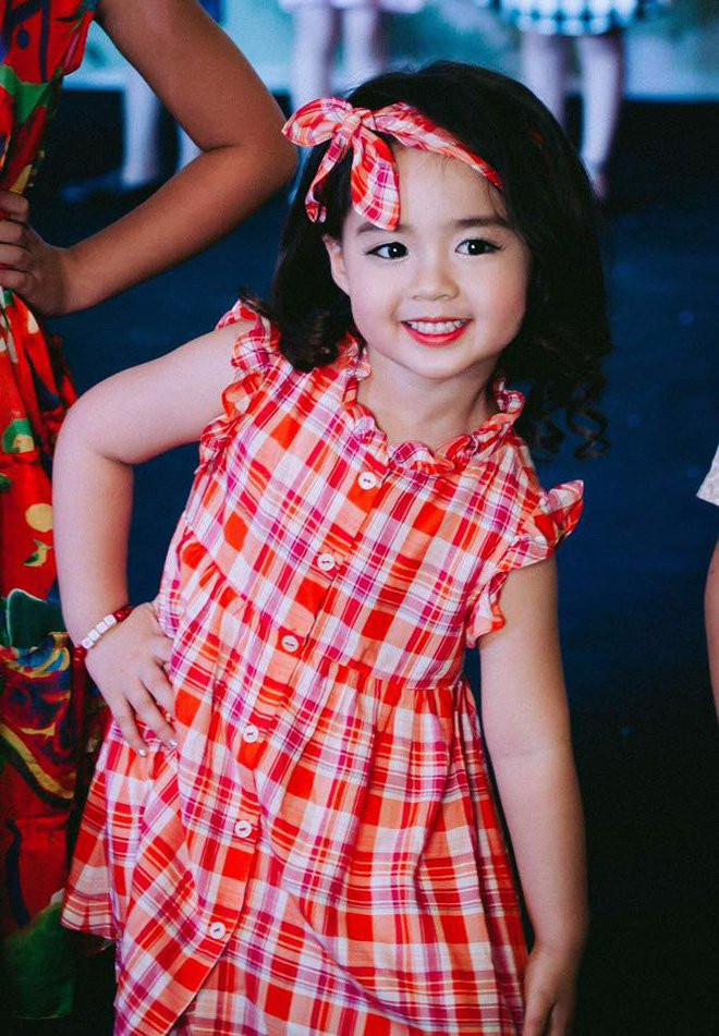 Xao xuyến con tim với bé mẫu nhí 5 tuổi xinh đẹp tựa thiên thần